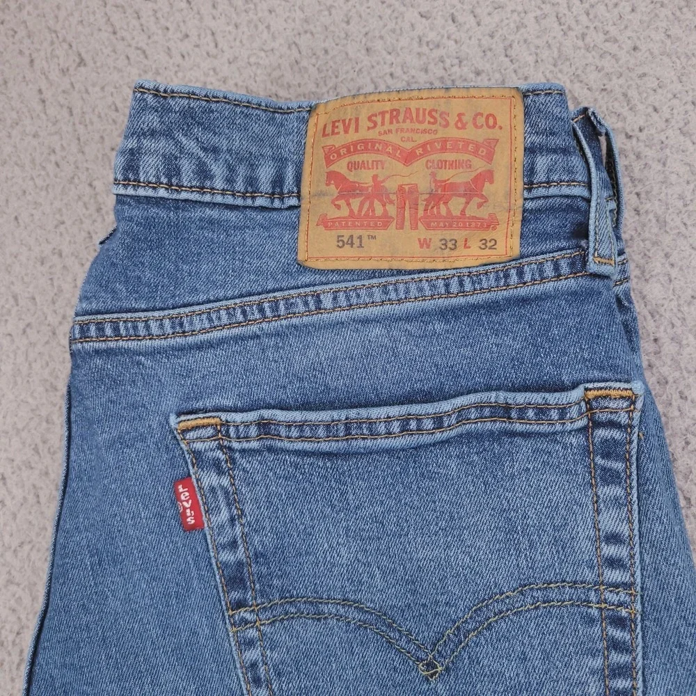 LEVIS 541 Jeans Mens Size 33x32 Athletic Fit Slim Leg Medium Wash Stretch Denim